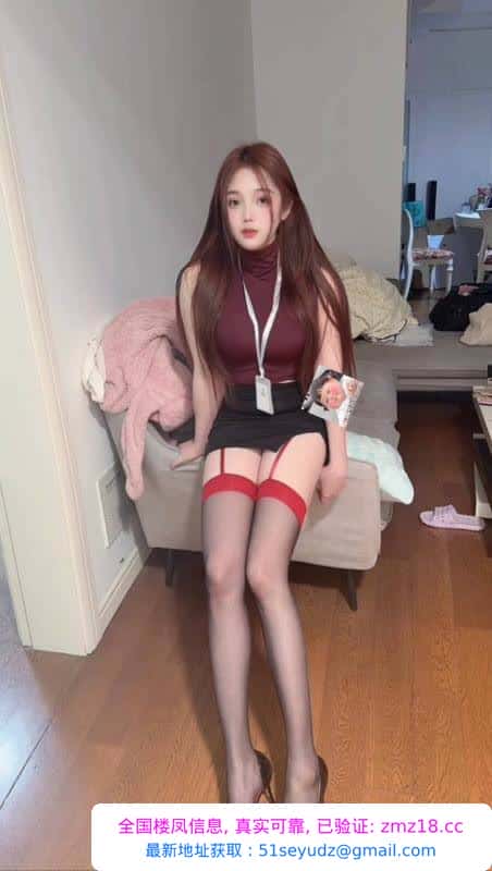 清纯反差颜值嫩妹