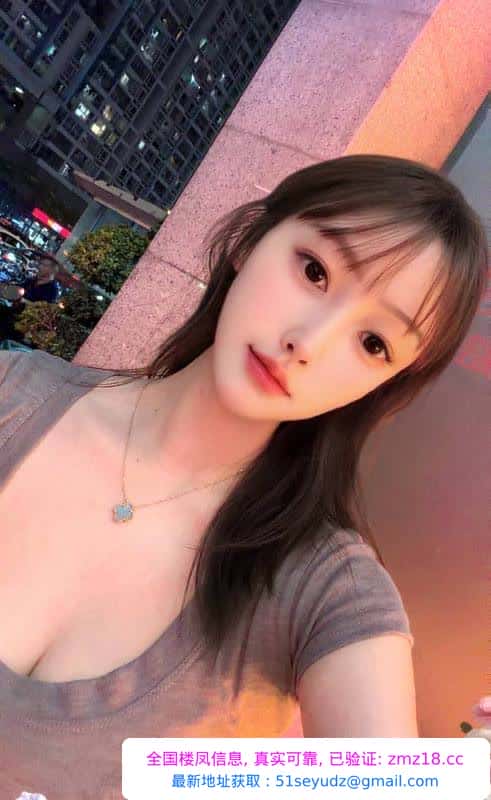 大胸女友颜值茶茶