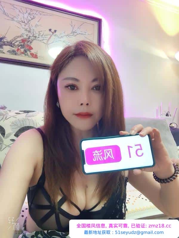 口技绝活大胸少妇