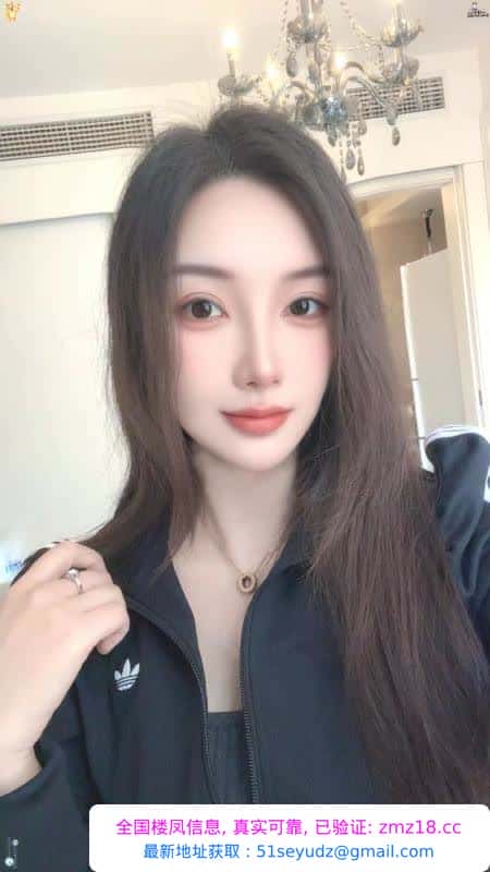 制服御姐Selina