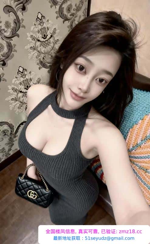 津南大胸翘臀美女