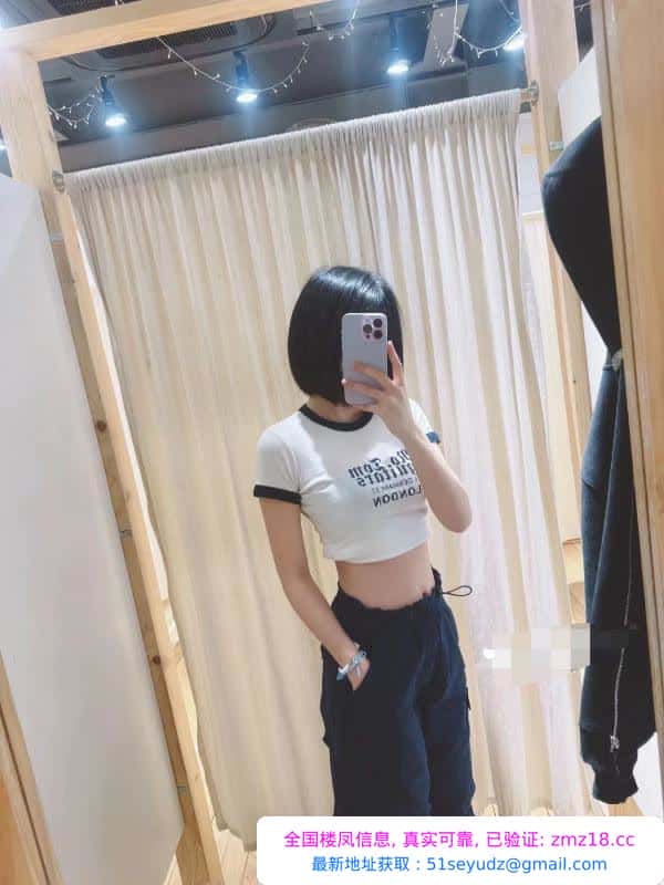 瑜伽教练凌兮