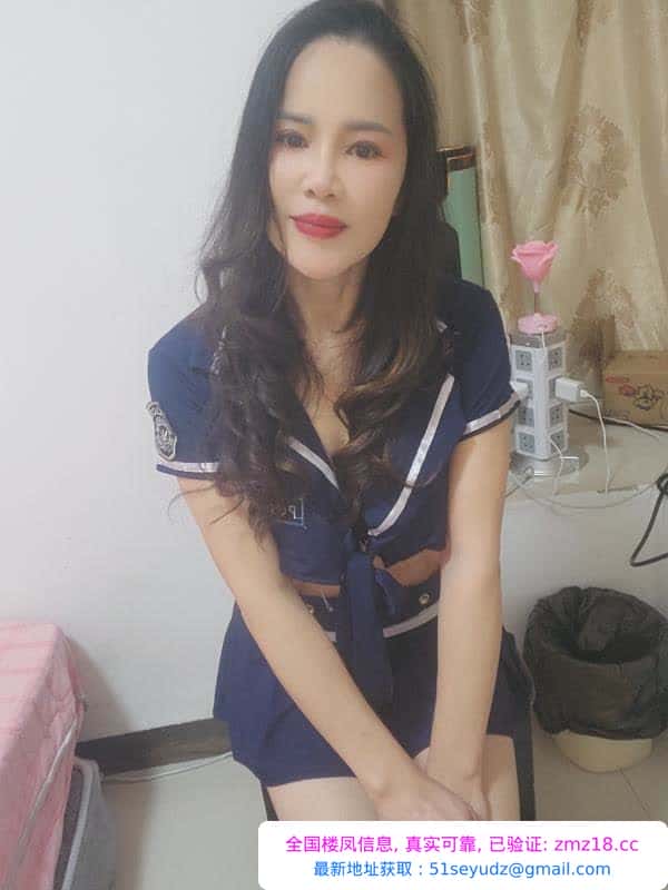 白云梅花园长腿御姐
