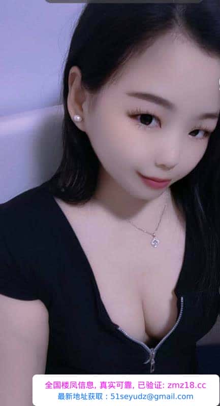 丰满大胸少妇