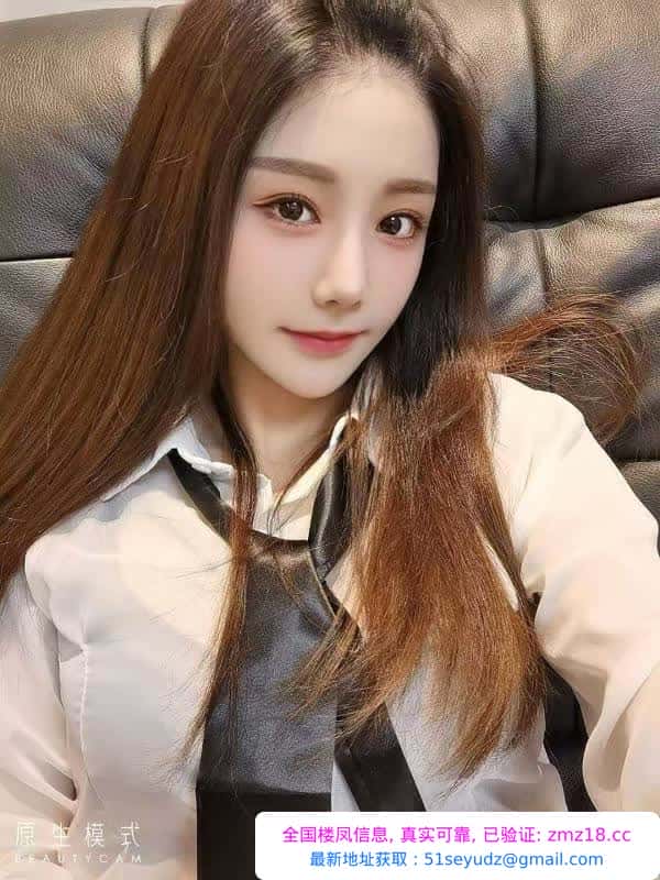 肤白大胸颜值女友绾绾