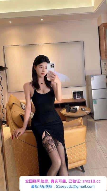 武侯长腿蜜桃臀少萝