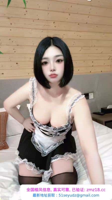雨花舌吻短发妹