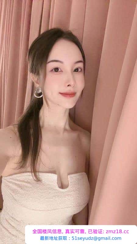 服务系朱莉老师