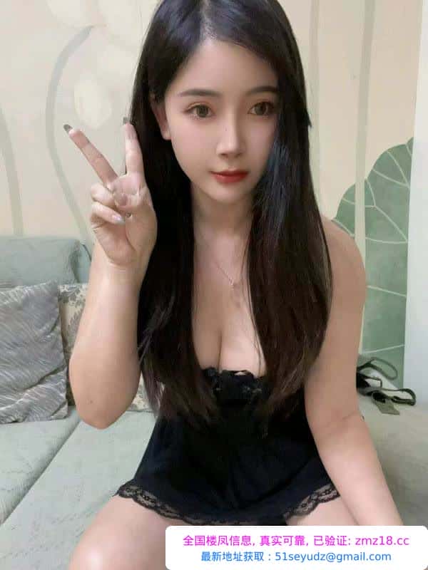 性感大胸翘臀骚妹