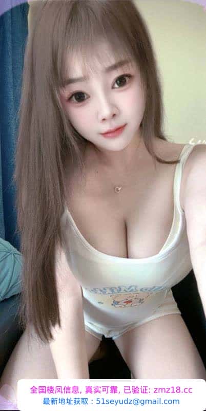 三刷肤白大奶吉吉