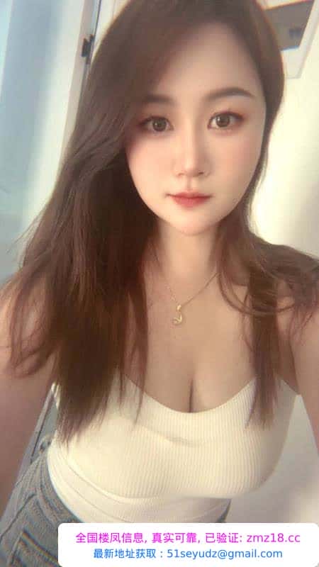 一线天大奶萱萱