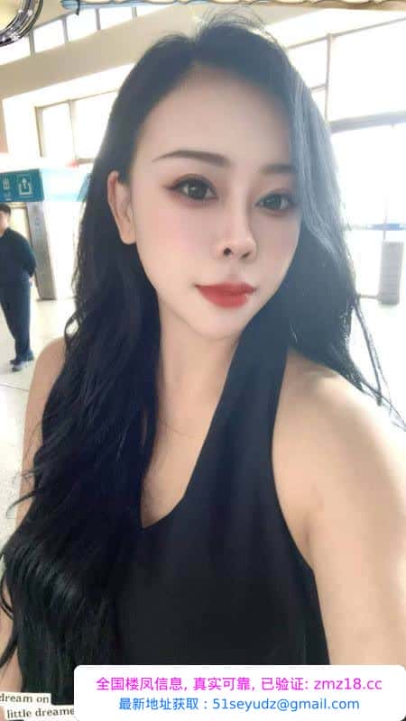 黑丝魅惑骚妇