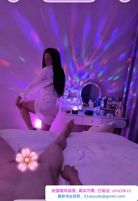 吴中艳舞一线天甜甜