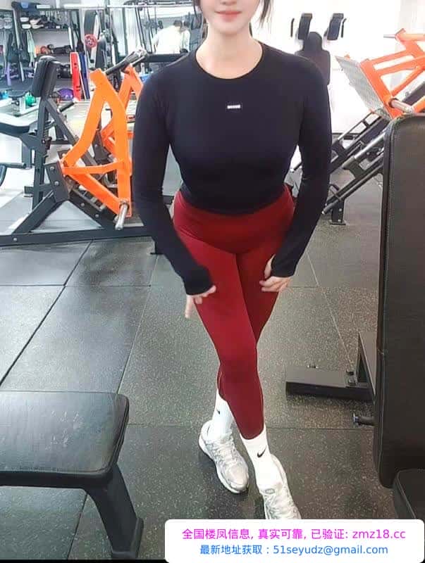 大屁股长腿少妇
