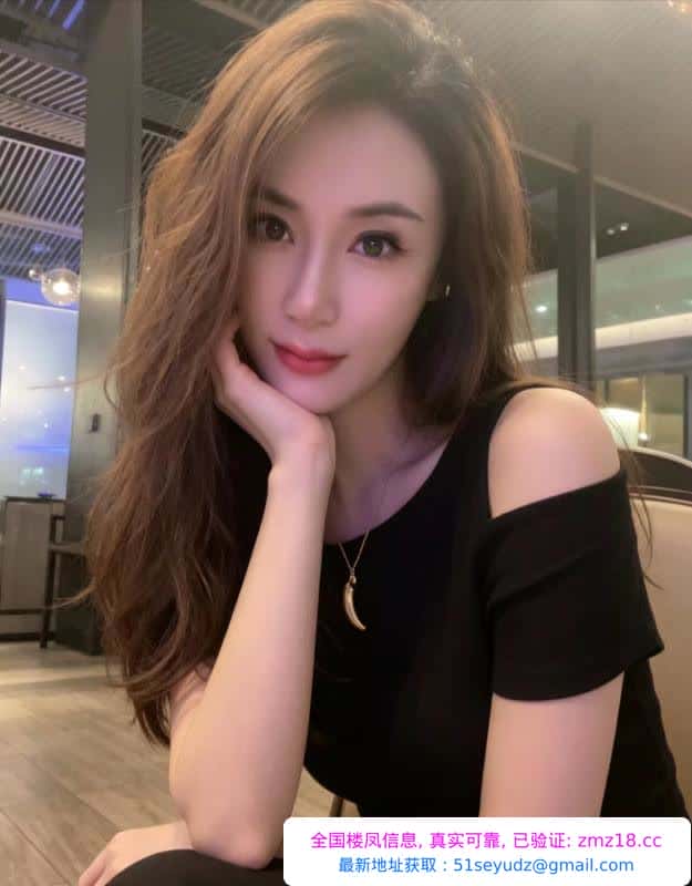 长腿巨奶美少妇