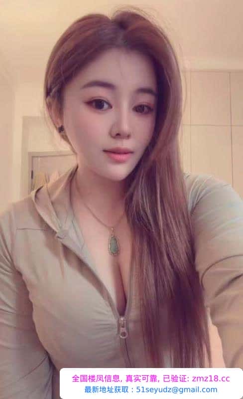 丰满风骚大胸御姐