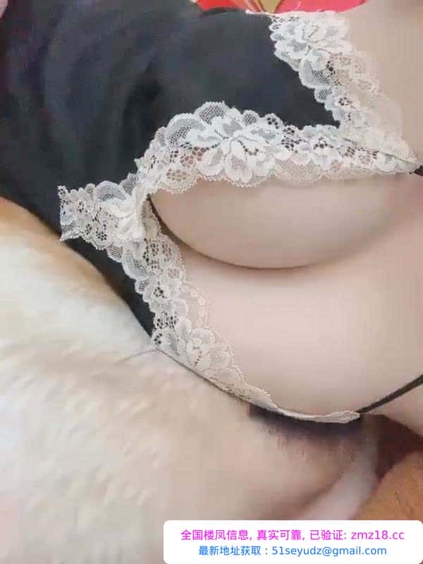 屁股有纹身的少妇
