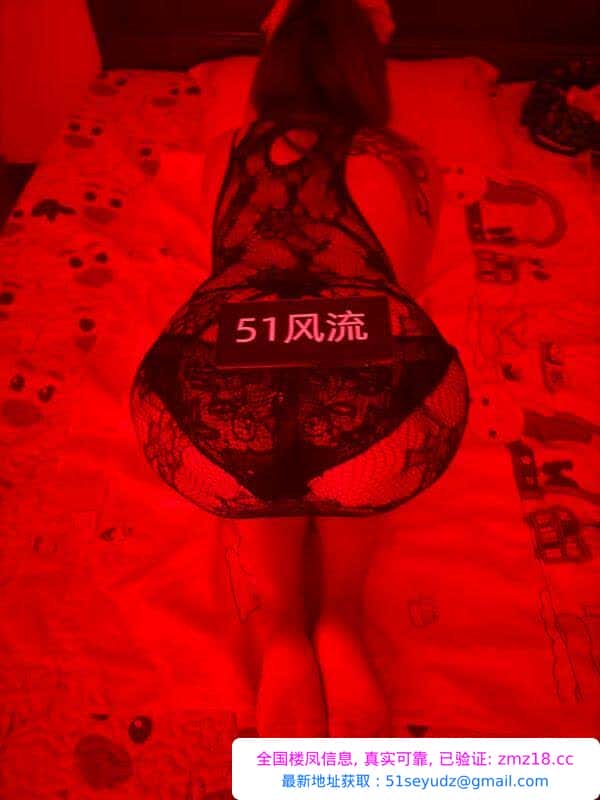 大寺大胸小骚穴妹妹