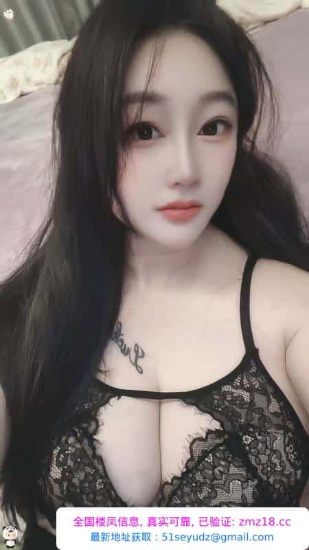 大胸潮喷骚妖精