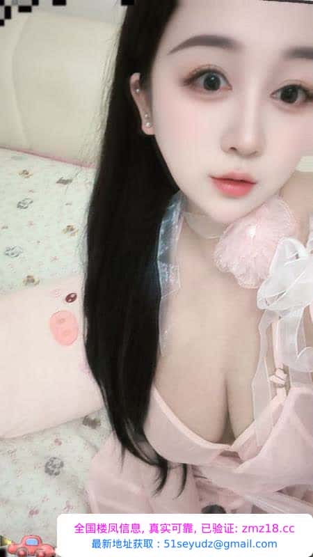 丰满大胸邻家妹
