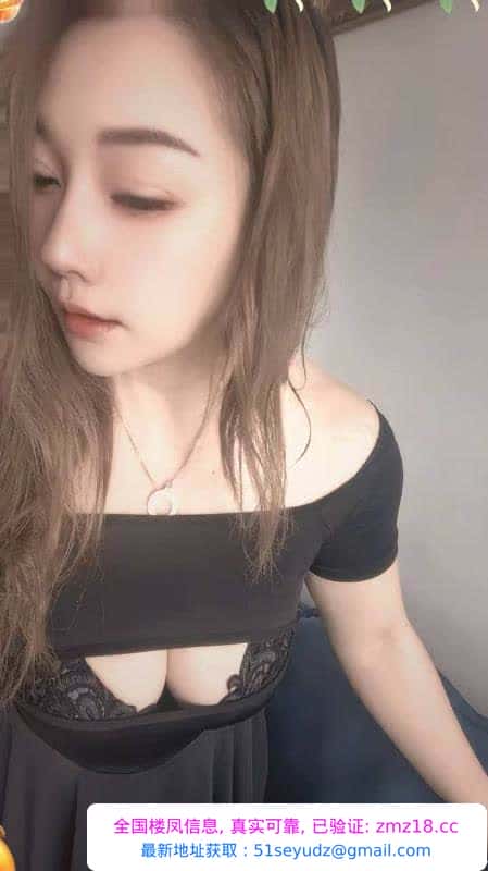 后入肥臀骚妹妞妞