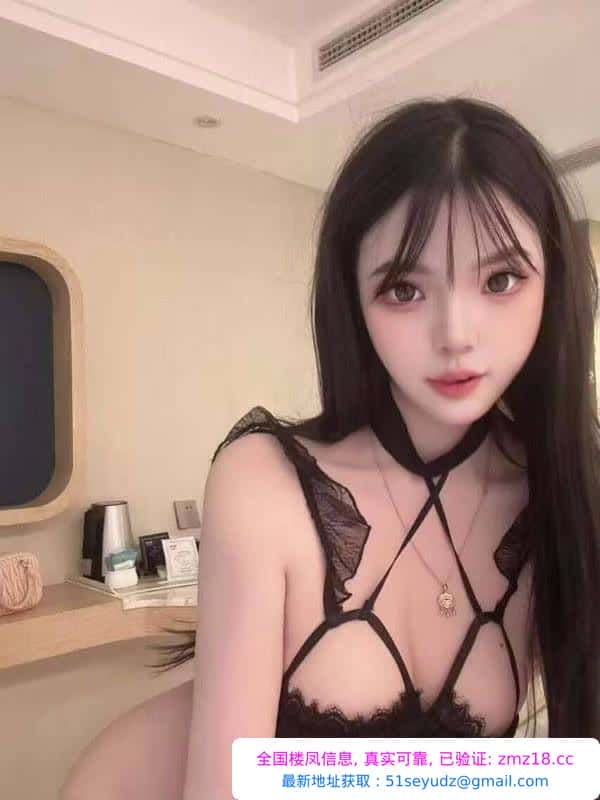 杨浦皙白大奶粉嫩比比