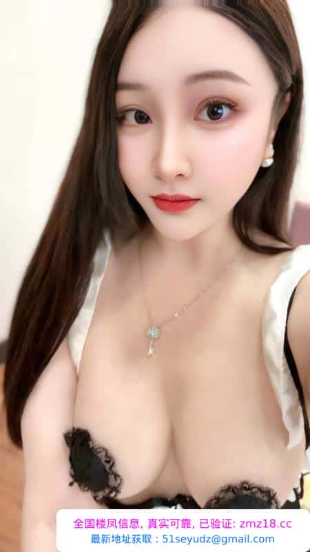松江川渝白嫩巨乳妹