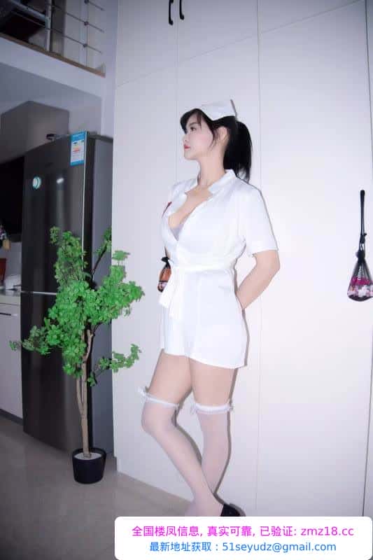 D胸细腰少妇