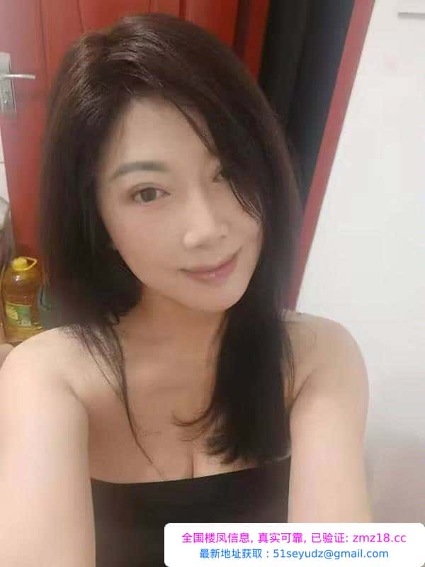 昆明巨乳白嫩御姐