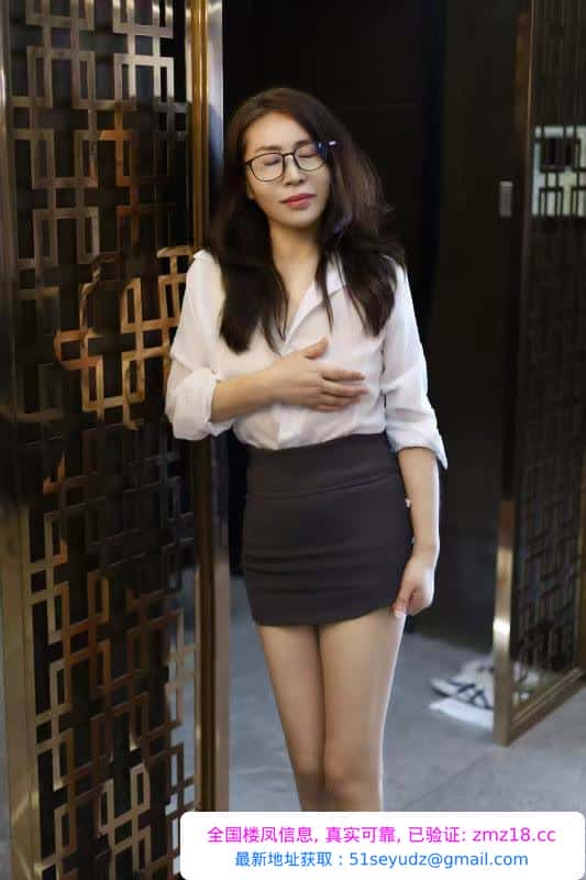 sm三通服务型熟女