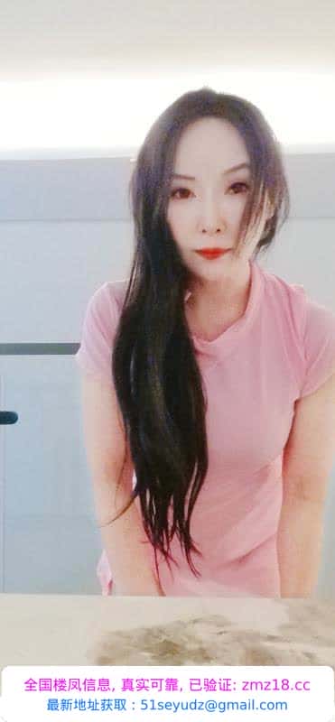小巧玲珑美腿小姐姐