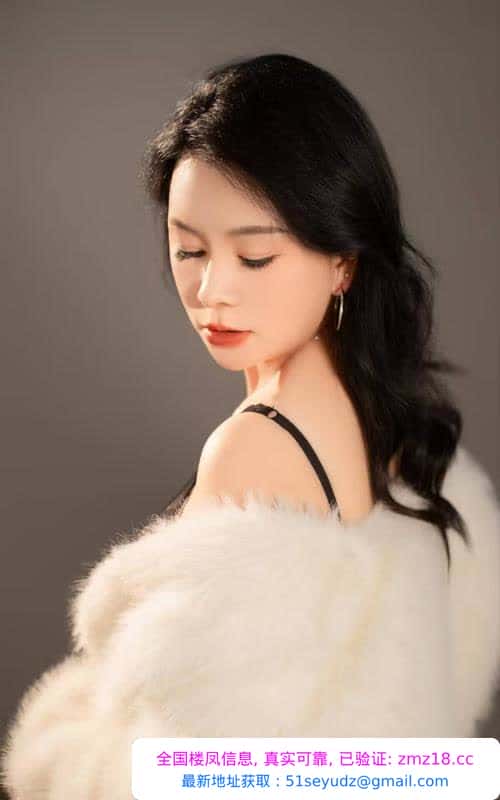 芙蓉潮喷瑜伽妹