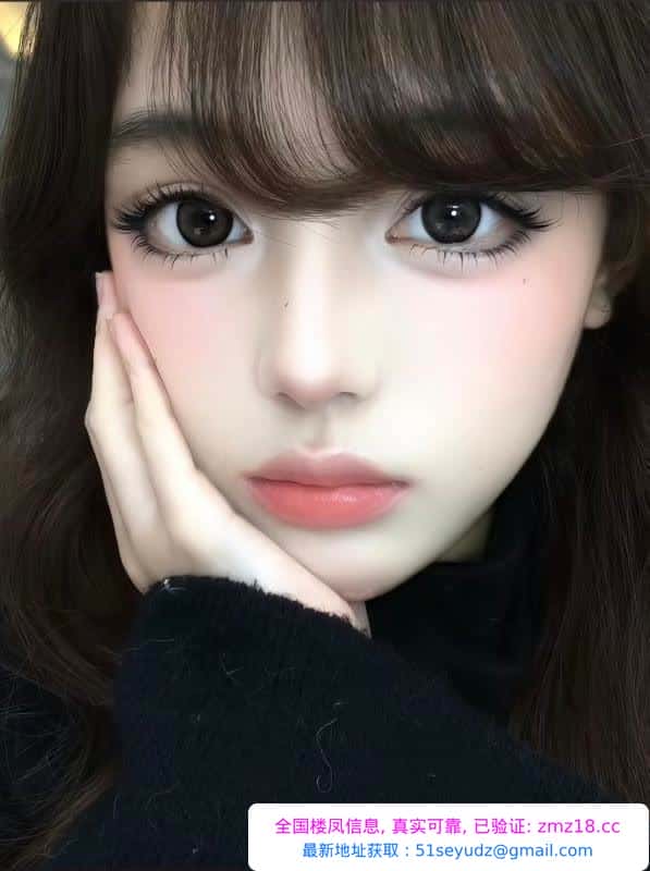 三点粉美胸嫩妹