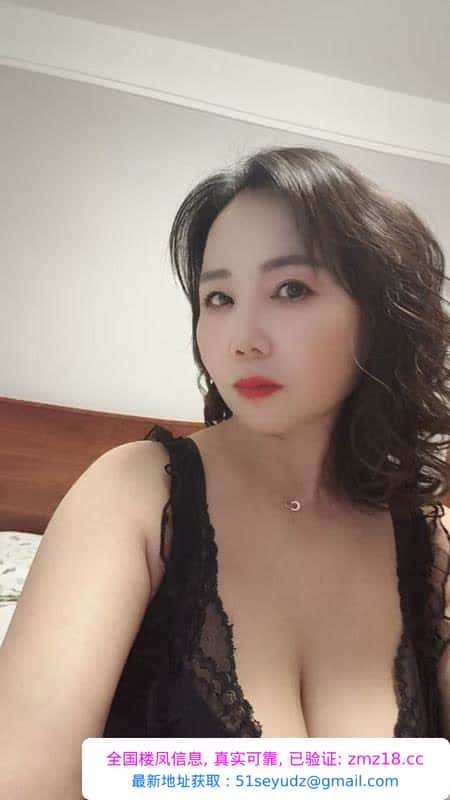 肥臀丰腴熟女