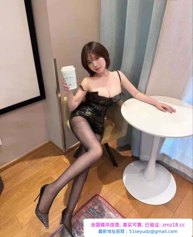 身材苗条风骚妹子