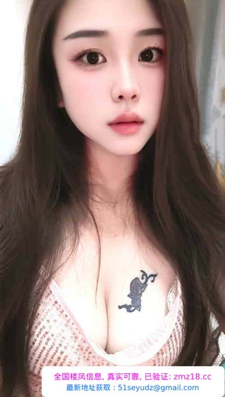 舌吻邻家女孩露露