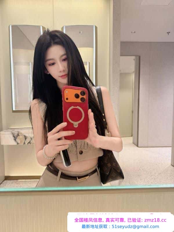 黑丝制服美足御姐cc