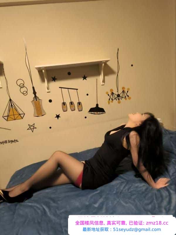 成华黑丝甜妹