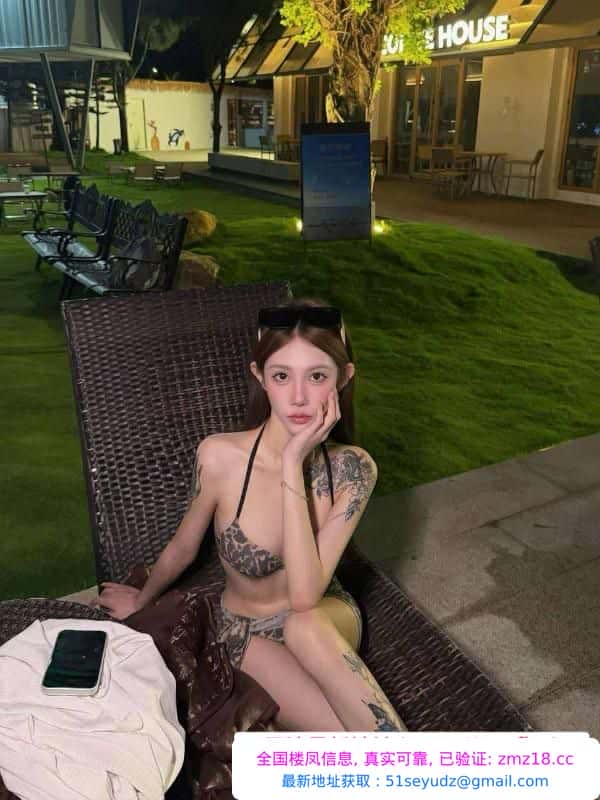 比比会喷水的纹身嫩妹