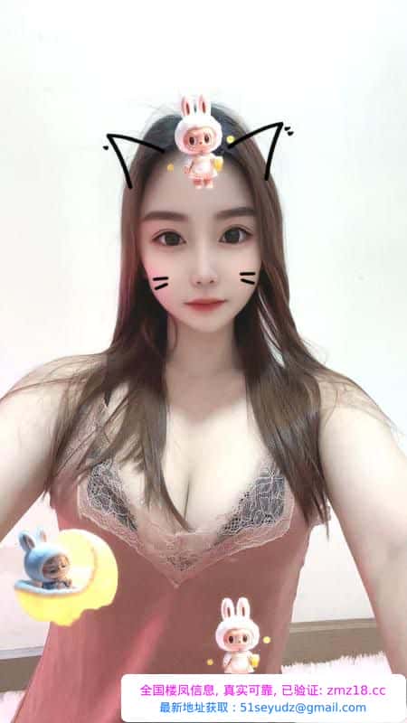皮肤白水多性感妹子