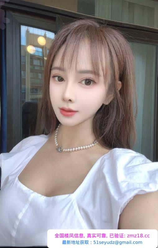 肤白大奶服务系苏苏