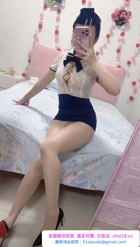 情趣服饰镜前啪