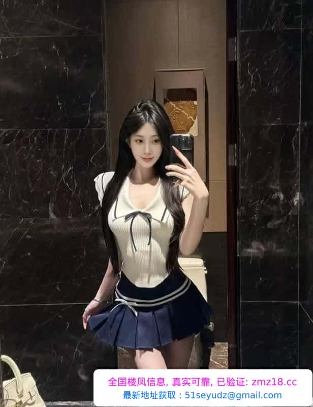 高颜值小嫩妹