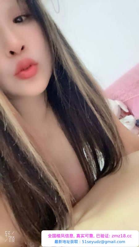 镜前啪性感御姐
