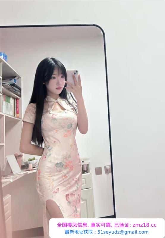 光谷大长腿风骚小姐姐