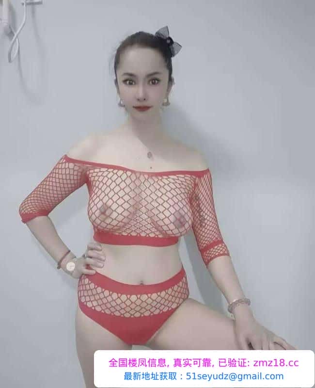能玩胸推的超级大奶妹
