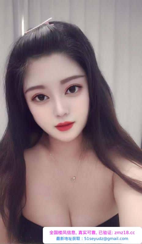 服务系丰满翘臀熟女