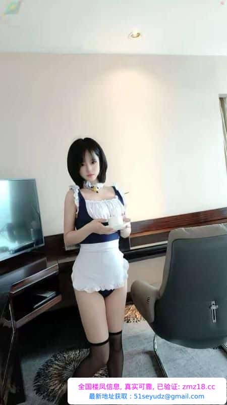 短发多汁翘臀小萝莉
