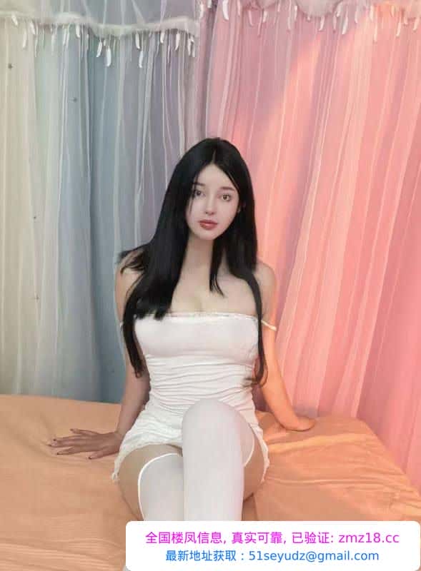 福田前凸后翘妹子