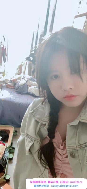 大胸肥臀骚妹